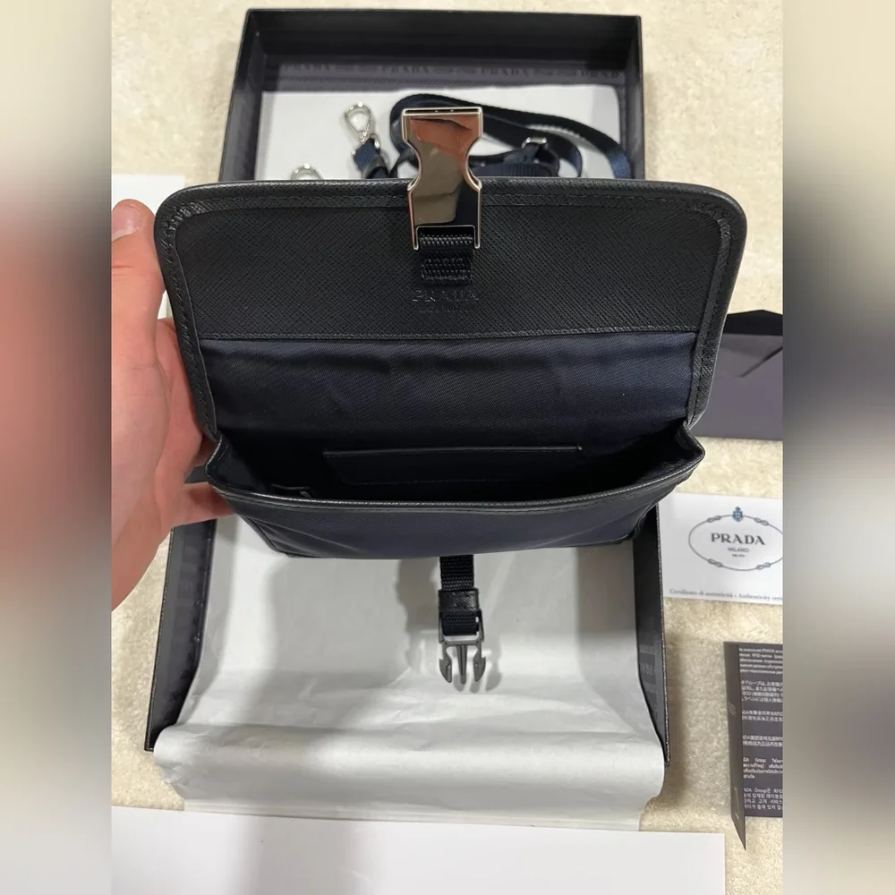 Prada Re-Nylon and Saffiano leather smartphone case bag - Picture 4 of 7